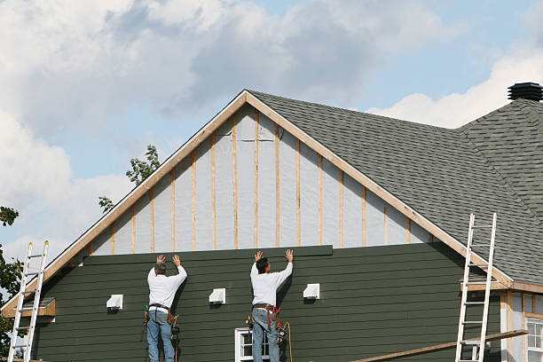 Professional Emergency Siding Repair technician working in Middlesex, NJ